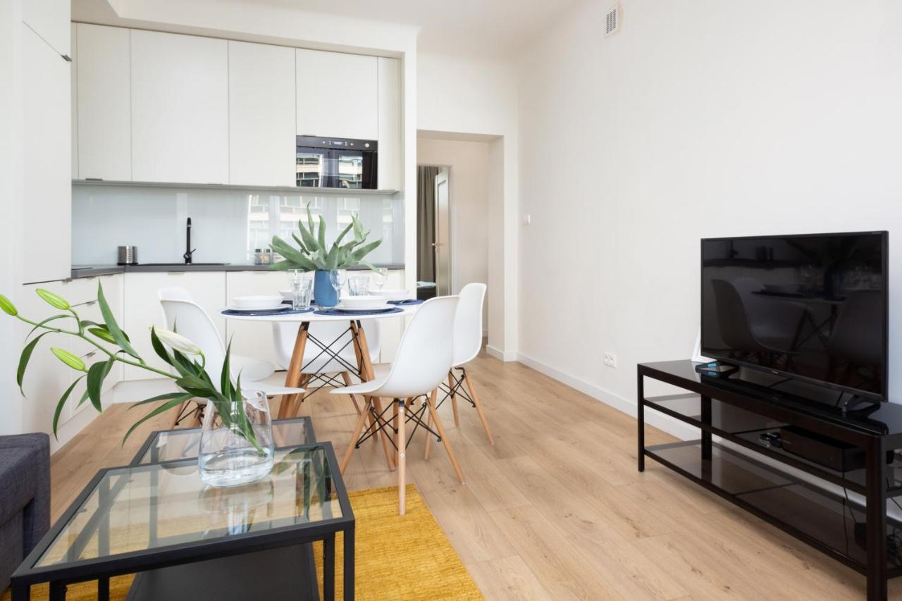 Family City Center Apartment By Renters Prestige وارسو المظهر الخارجي الصورة