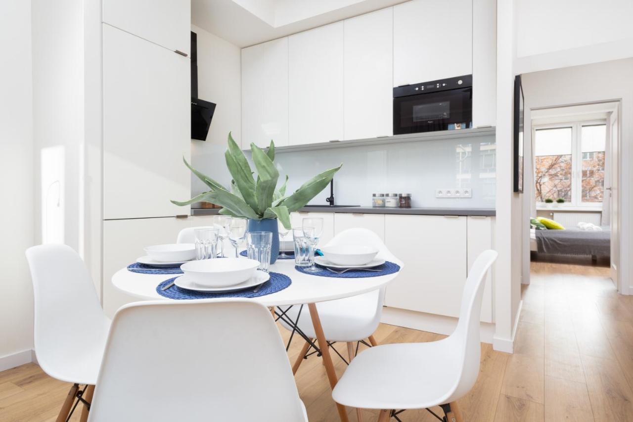 Family City Center Apartment By Renters Prestige وارسو المظهر الخارجي الصورة